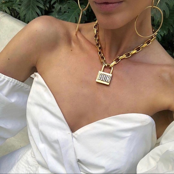 lock necklace dior